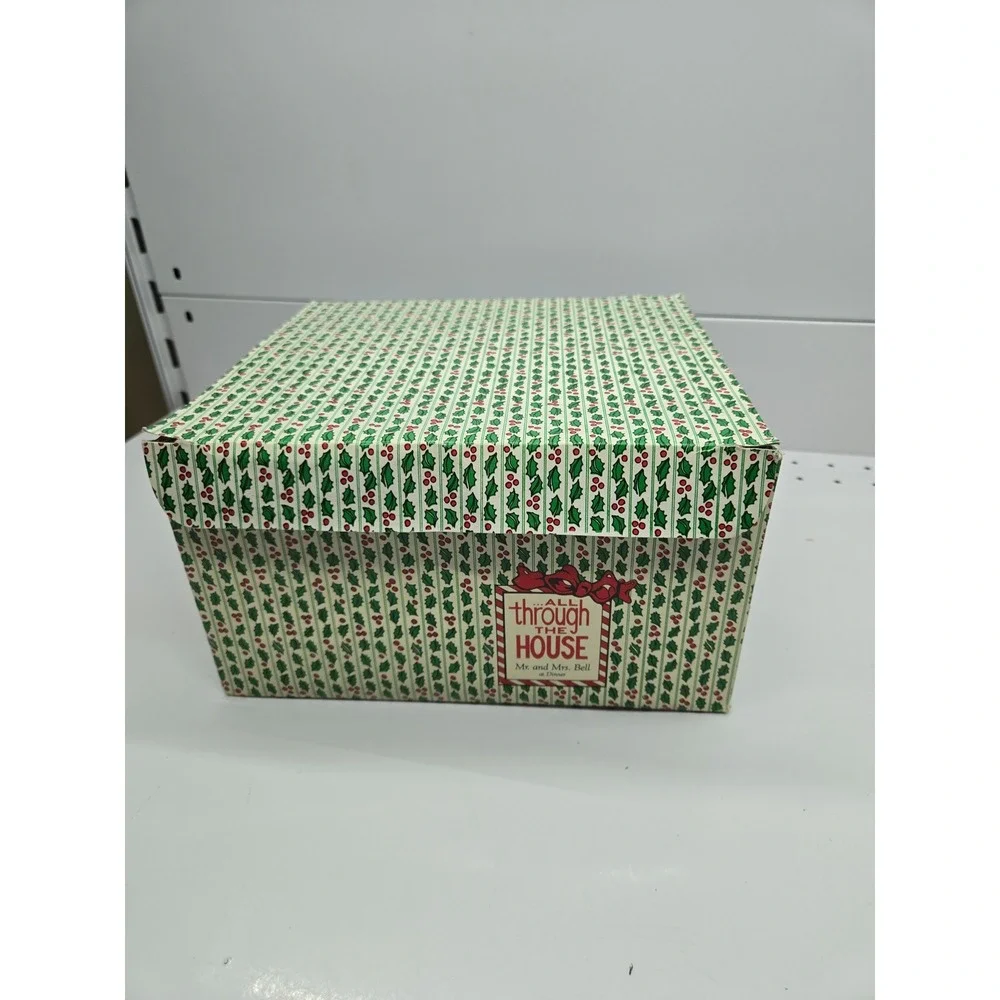 Dept 56 Mr & Mrs Bell Figurine Set Christmas Village Couple With Box‎